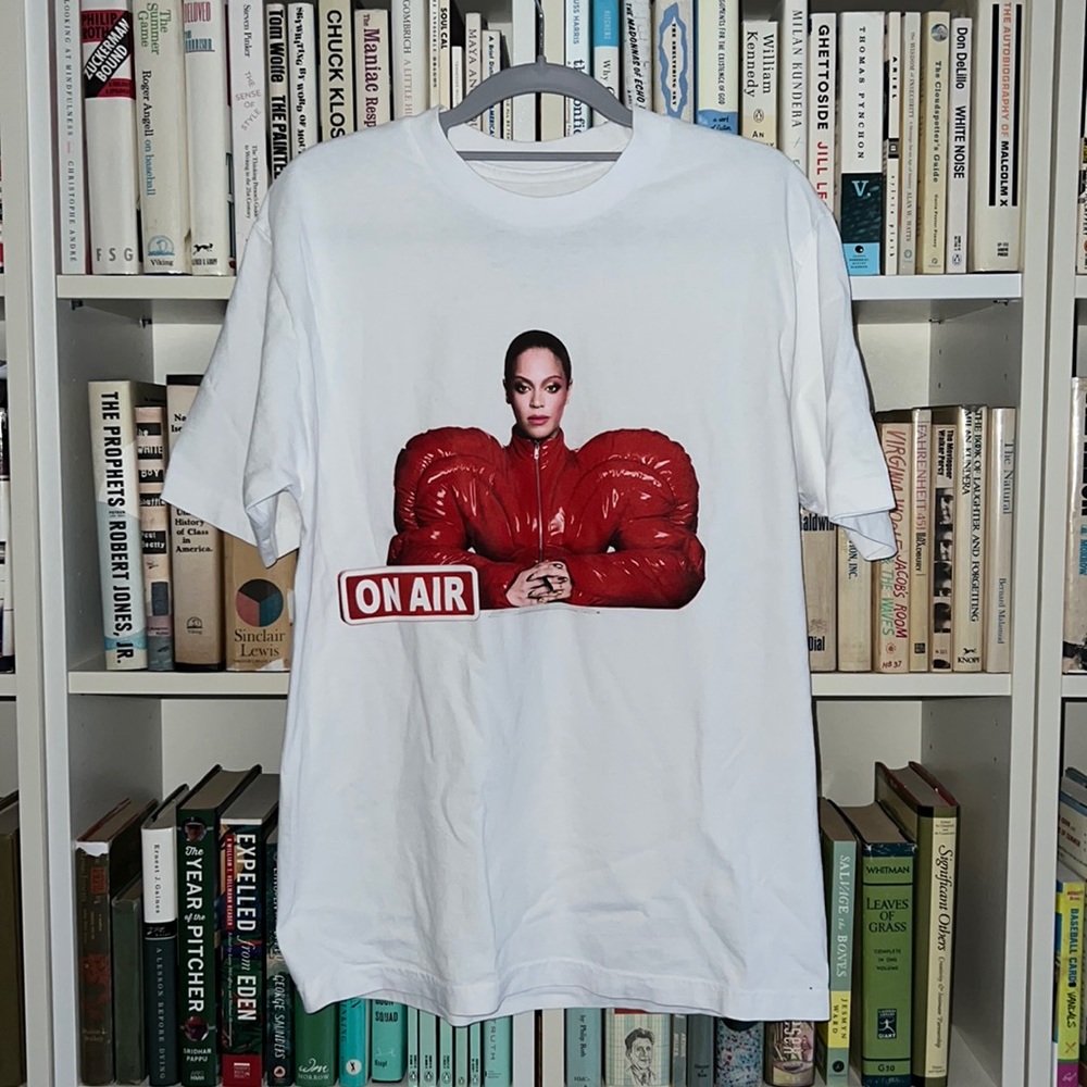 Beyoncé Renaissance Tour “on air” t-shirt. Official merch  unisex Medium